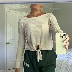 Abercrombie Women’s Tan Long Sleeve Sweater Swoop Neck Size Small & Tie in Front